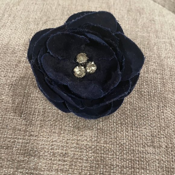 SOLD Floral Hair Clip Trio - Picture 4 of 5